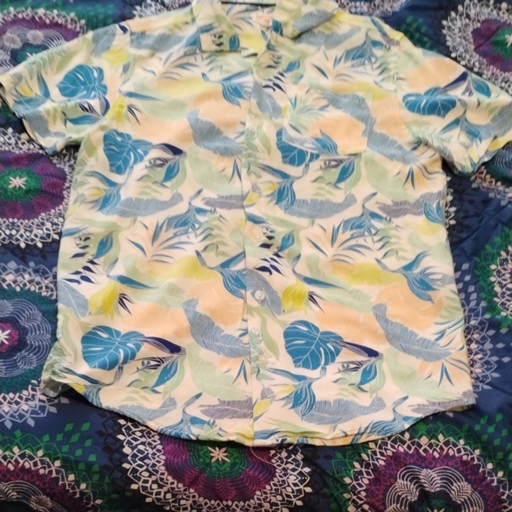 Cat & Jack Men's Leaf Print Shirt - Blue, Green, Yellow